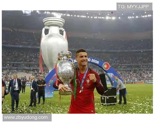 致敬足球巨星的简短寄语与祝福语精选